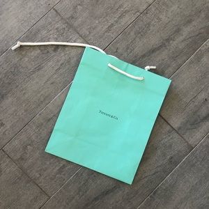 Tiffany’s shopping bag